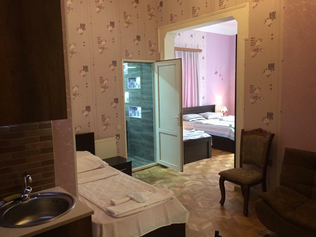 Отель Good Luck Кутаиси Экстерьер фото